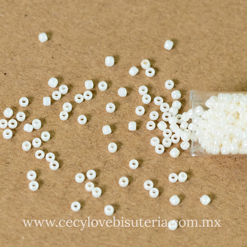 Seed Bead Blanco Perla 11/0