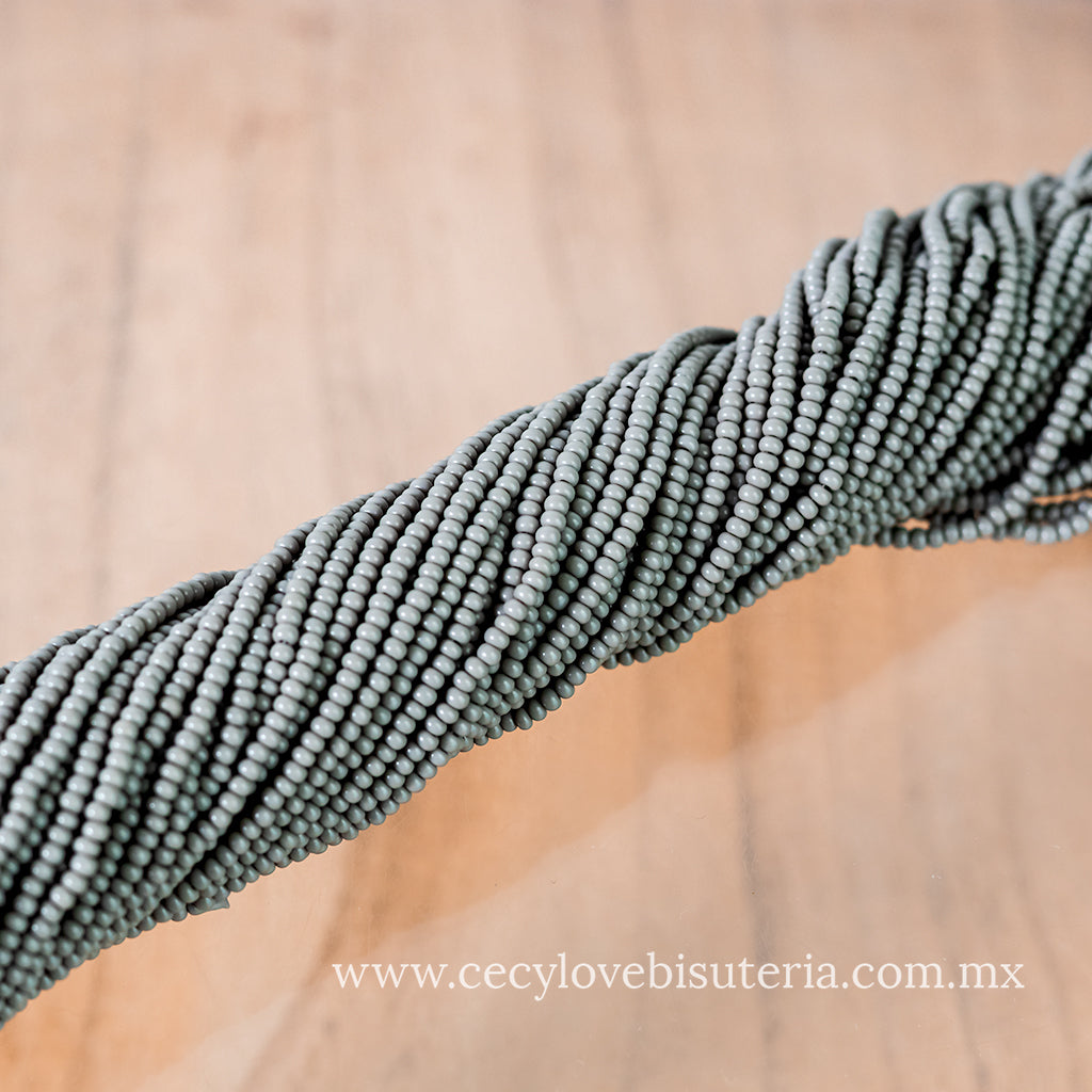 Chaquira Calibrada Gris Mate 11/0