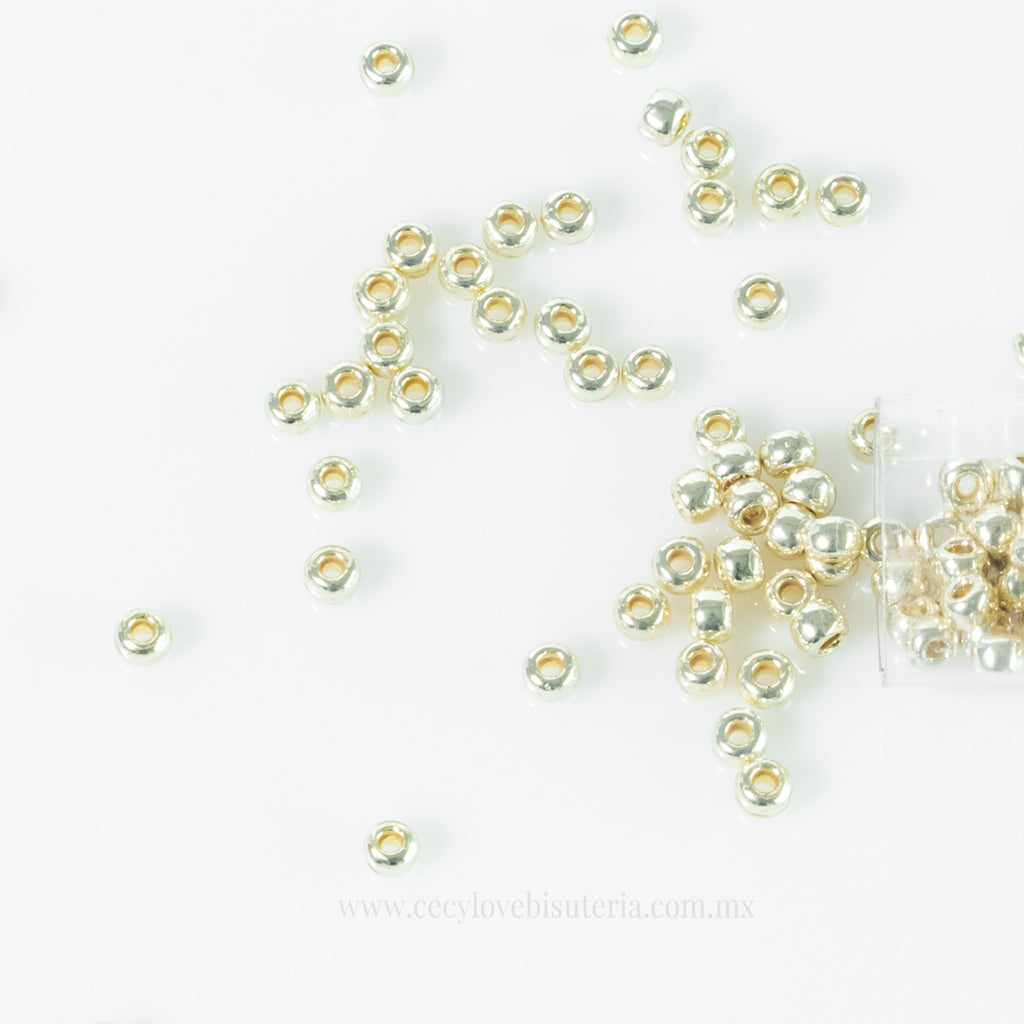Seed Bead Plateado 8/0