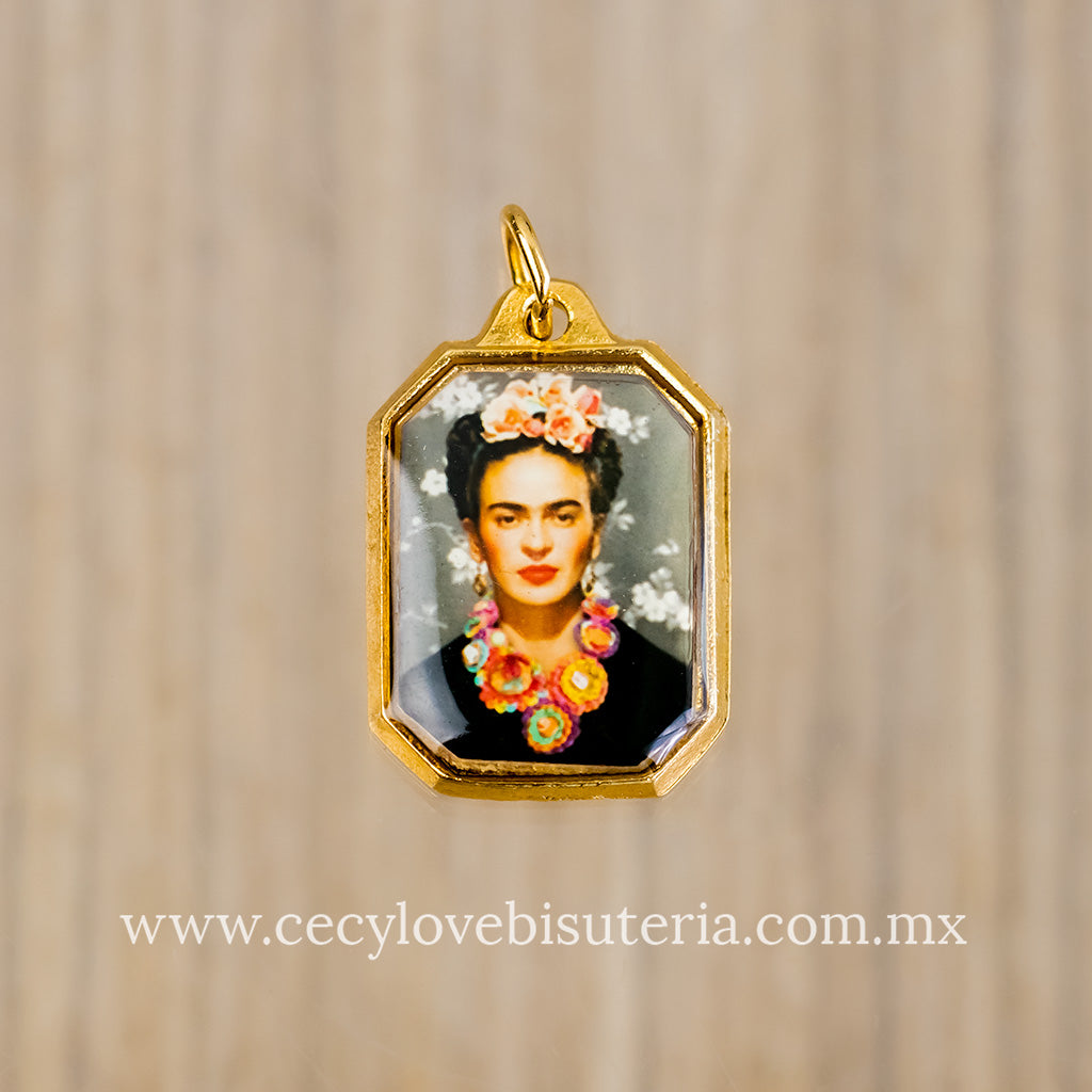 Medalla Cuadrada Frida Kahlo Flores