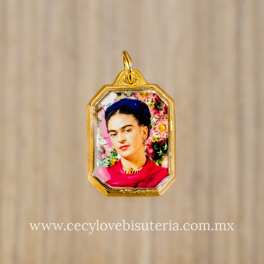 Medalla Cuadrada Frida Kahlo Rosa