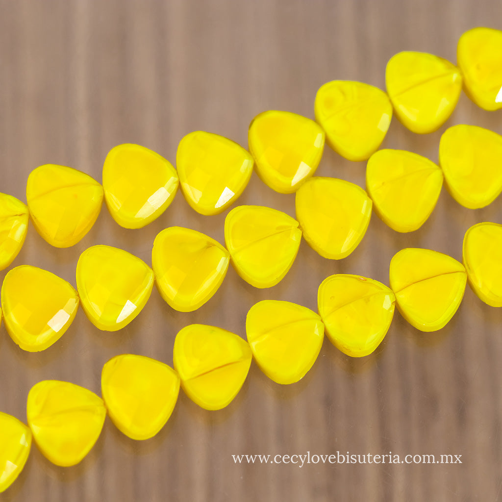 Cristal Triángulo Facetado Amarillo