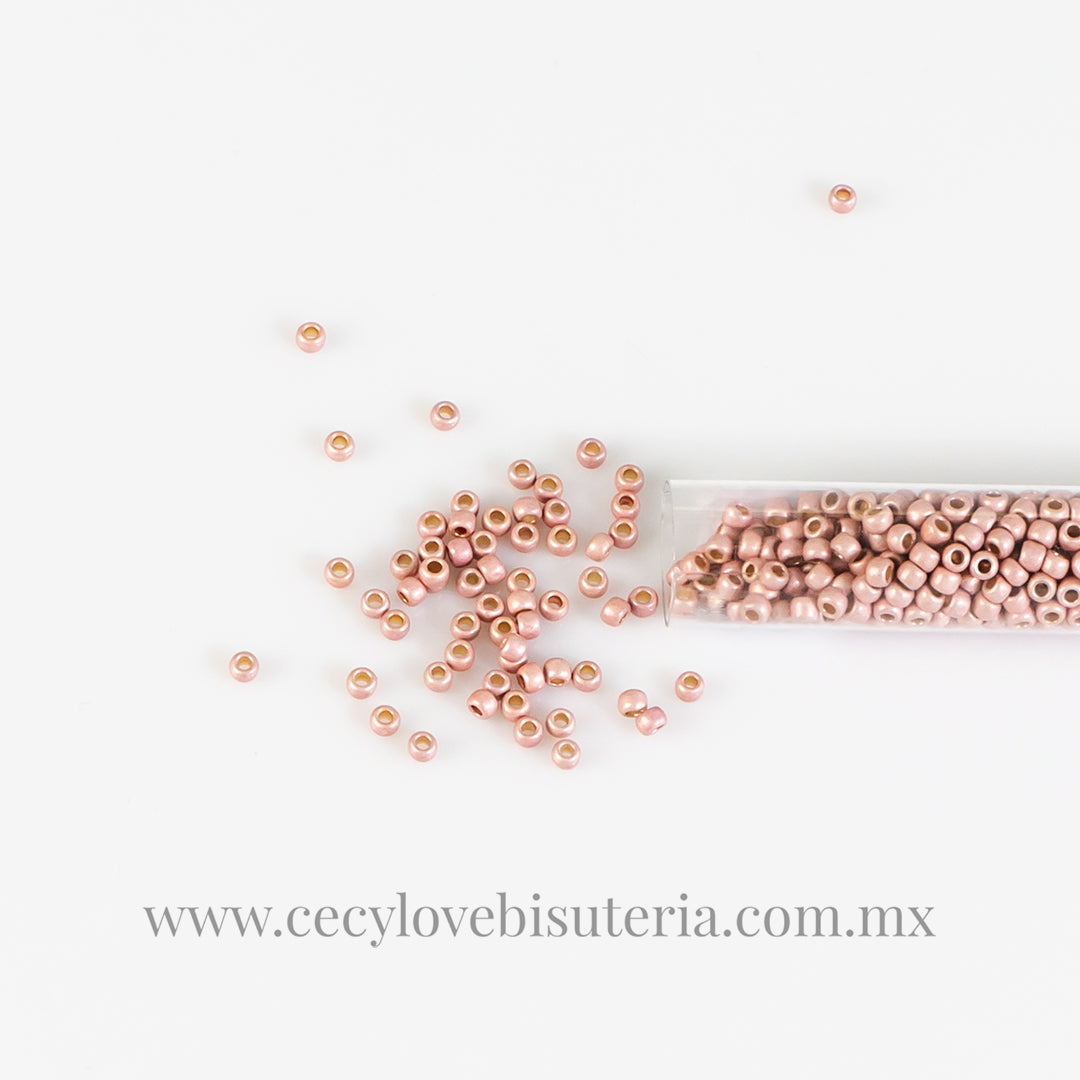 Seed Bead Rosa Viejo 8/0