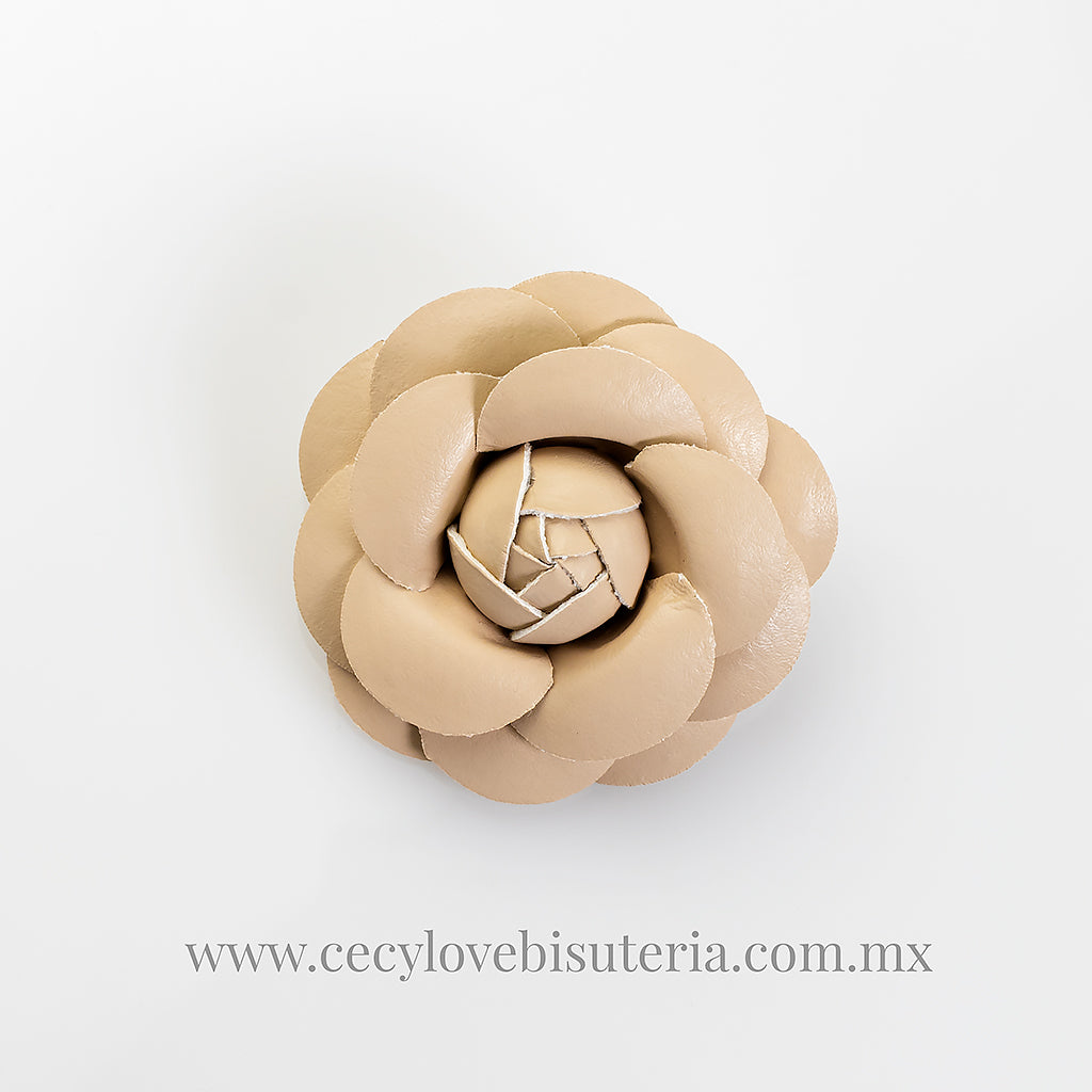 Prendedor de Flor Beige